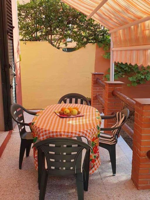 Casa Indipendente Zona Centrale La Maddalena  Luaran gambar